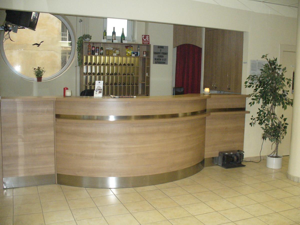 Hotel Morava Uherské Hradiště Extérieur photo