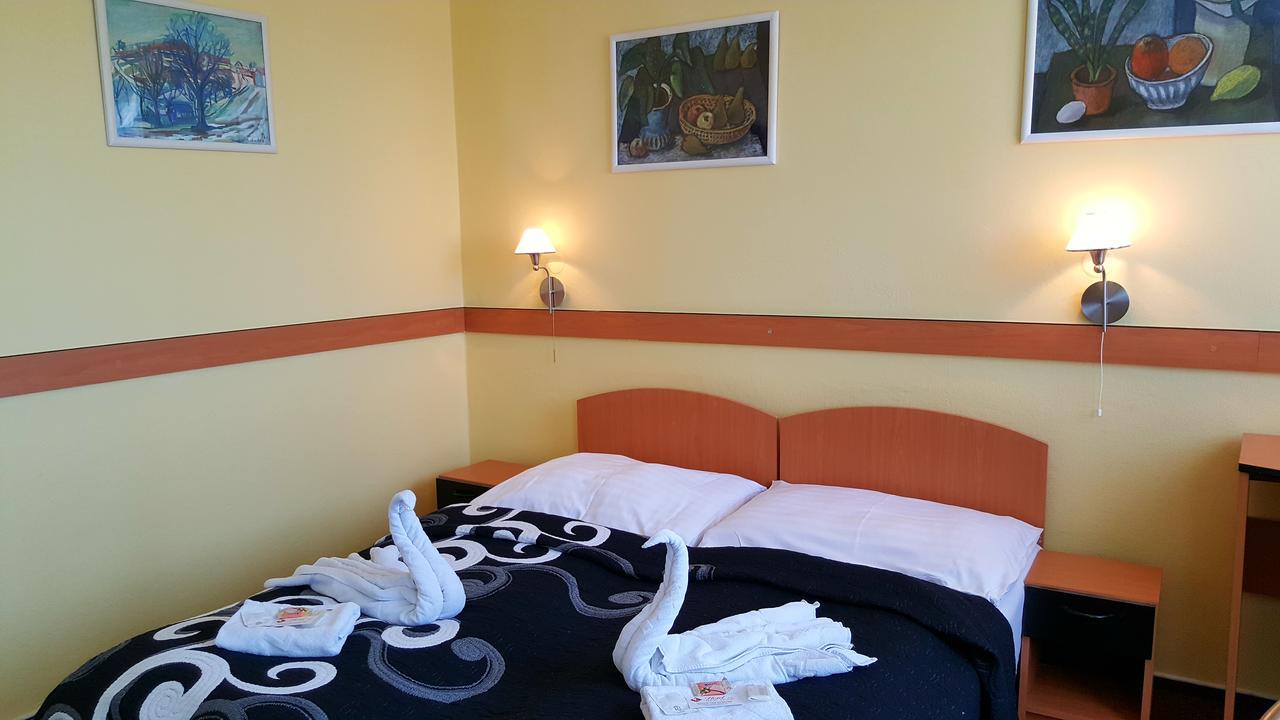 Hotel Morava Uherské Hradiště Extérieur photo