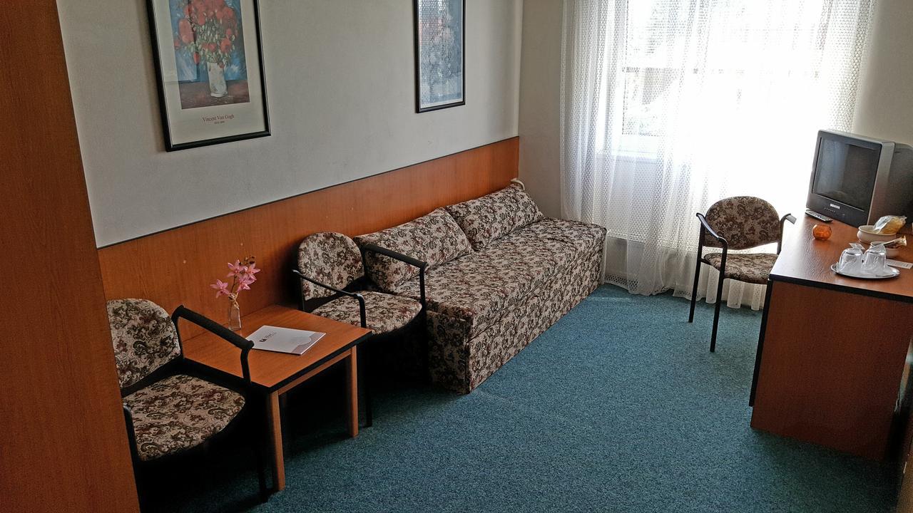 Hotel Morava Uherské Hradiště Extérieur photo
