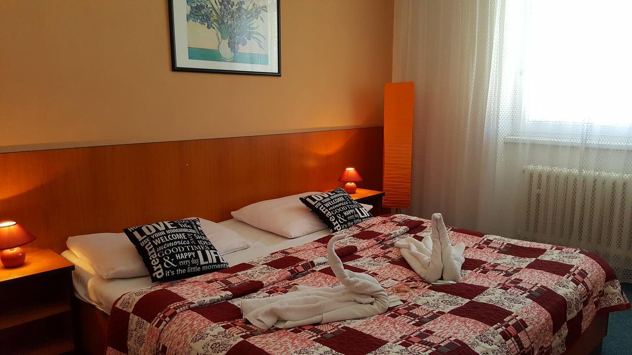 Hotel Morava Uherské Hradiště Extérieur photo