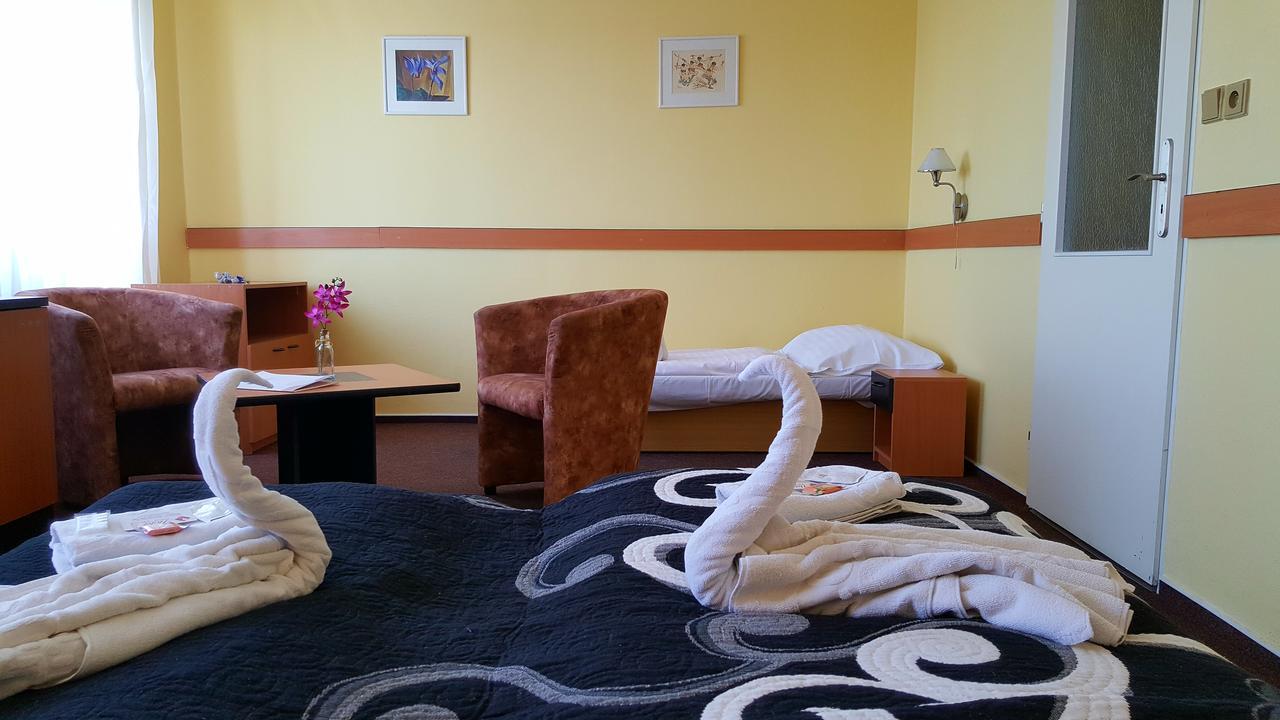 Hotel Morava Uherské Hradiště Extérieur photo